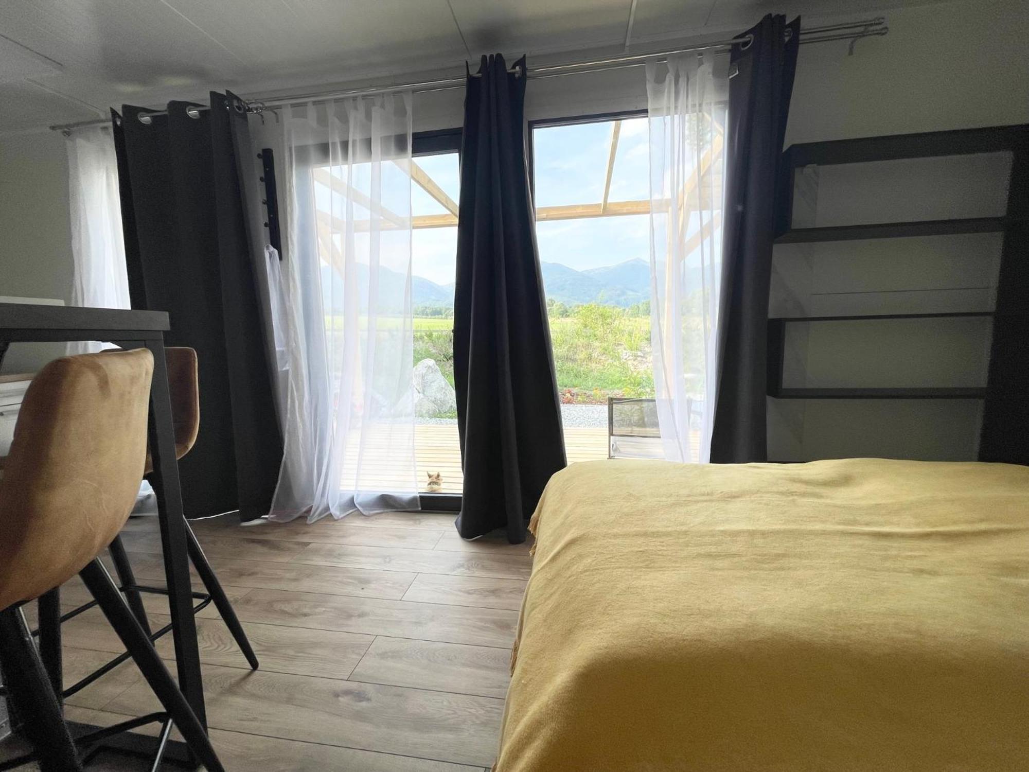 Apartamento Tiny House With Mountain Views Turany Exterior foto